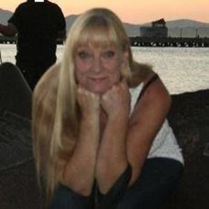 Meet your Posher, Roxanna